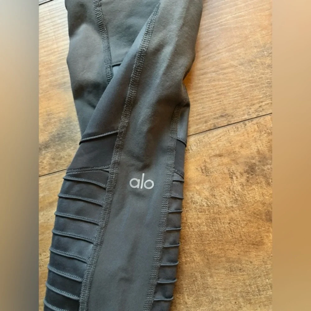 ALO Yoga alo moto